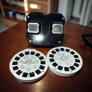 Vintage 1950's Sawyer’s View-Master Black Bakelite & 2 Movie Discs B11